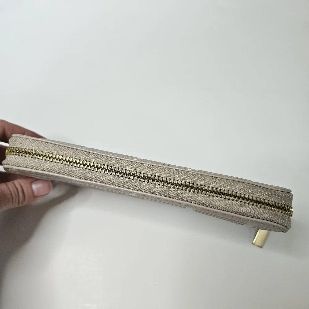 Target Wallet - Picture 4 of 12